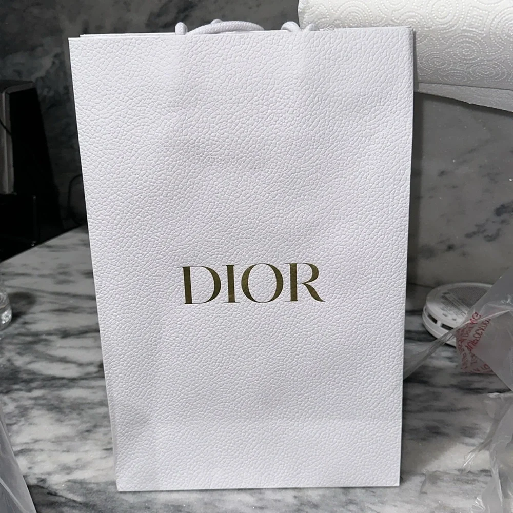 Dior Purchase Bag with Ribbon - Picture 3 of 6